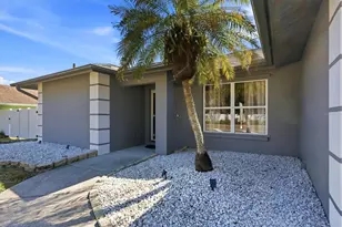 8421 Country Park Way, Sarasota, FL 34243 - Photo 8