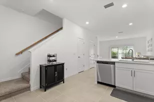 8780 Daybreak St, Sarasota, FL 34241 - Photo 6