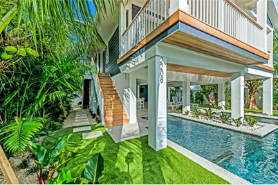 2208 Avenue A, Bradenton Beach, FL 34217 - Photo 4