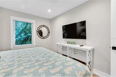 2208 Avenue A, Bradenton Beach, FL 34217 - Photo 10