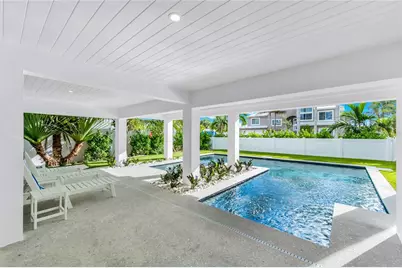 2208 Avenue A, Bradenton Beach, FL 34217 - Photo 8