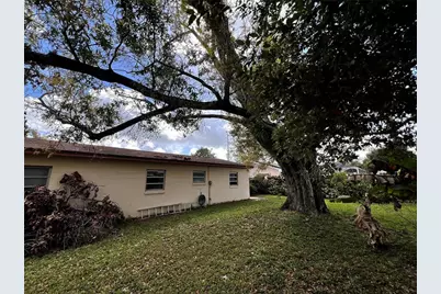 7808 N Woodlynne Avenue, Tampa, FL 33614 - Photo 36