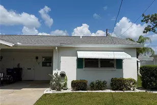 2217 Hopkins Dr W, Bradenton, FL 34207 - Photo 1