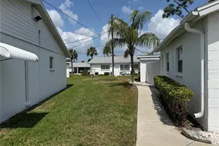 2217 Hopkins Dr W, Bradenton, FL 34207 - Photo 16