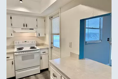 2217 Hopkins Drive W, Bradenton, FL 34207 - Photo 2