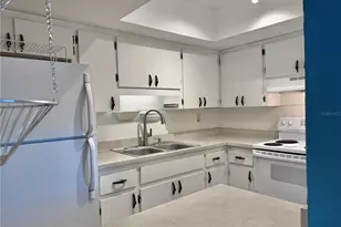 2217 Hopkins Dr W, Bradenton, FL 34207 - Photo 8