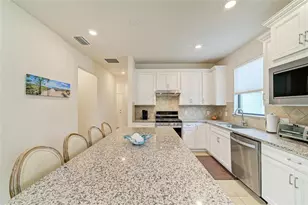 7013 Hanover Ct, Lakewood Ranch, FL 34202 - Photo 12