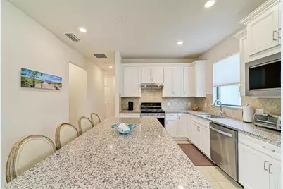 7013 Hanover Court, Lakewood Ranch, FL 34202 - Photo 12
