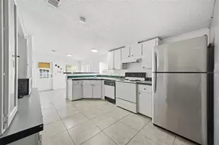 12513 Waltham Ave, Tampa, FL 33624 - Photo 14