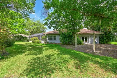 3240 Walter Travis Drive, Sarasota, FL 34240 - Photo 38