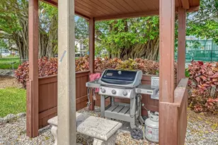 605 Sutton Pl, Longboat Key, FL 34228 - Photo 28