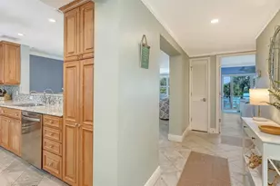 605 Sutton Pl, Longboat Key, FL 34228 - Photo 4