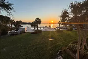 605 Sutton Pl, Longboat Key, FL 34228 - Photo 4