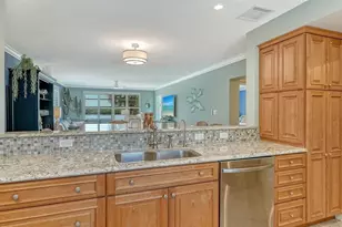 605 Sutton Pl, Longboat Key, FL 34228 - Photo 10