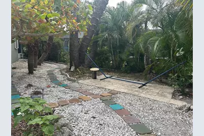 7715 33rd Lane E, Sarasota, FL 34243 - Photo 6