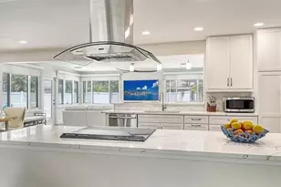 1857 Tulip Dr, Sarasota, FL 34239 - Photo 4