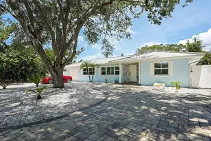 1857 Tulip Dr, Sarasota, FL 34239 - Photo 18