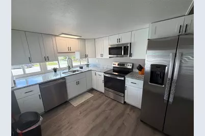 5001 Oakland Hills Avenue, Sarasota, FL 34234 - Photo 20