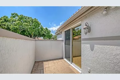 3864 Chatsworth Greene Court #10, Sarasota, FL 34235 - Photo 10