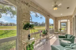 3864 Chatsworth Greene Ct, Sarasota, FL 34235 - Photo 4