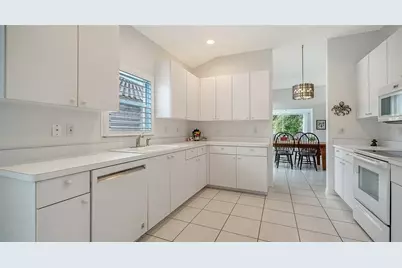 3799 Mira Lago Drive, Sarasota, FL 34238 - Photo 24