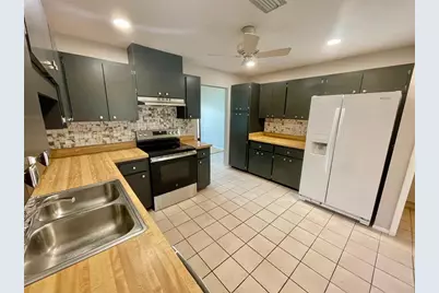 137 Drifting Sands Drive, Venice, FL 34293 - Photo 18