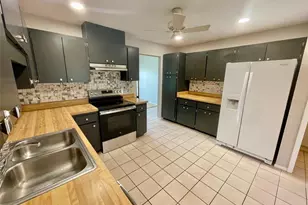 137 Drifting Sands Dr, Venice, FL 34293 - Photo 18