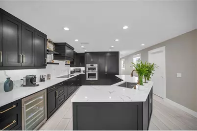 7149 Longboat Drive N, Longboat Key, FL 34228 - Photo 4