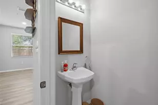 3831 Parkridge Cir, Sarasota, FL 34243 - Photo 30