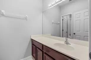 3831 Parkridge Cir, Sarasota, FL 34243 - Photo 24