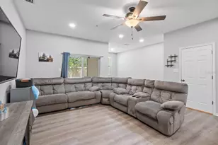 3831 Parkridge Cir, Sarasota, FL 34243 - Photo 6