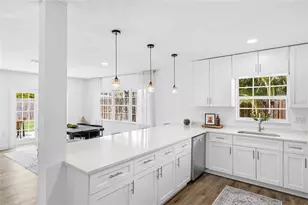 2949 Bougainvillea St, Sarasota, FL 34239 - Photo 14