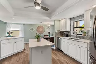 286 Laurel Hollow Dr, Nokomis, FL 34275 - Photo 8