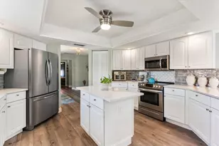 286 Laurel Hollow Dr, Nokomis, FL 34275 - Photo 10