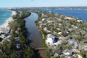 8534 Heron Lagoon Cir, Sarasota, FL 34242 - Photo 2