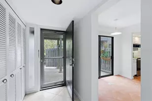 135 Woodland Pl, Osprey, FL 34229 - Photo 4