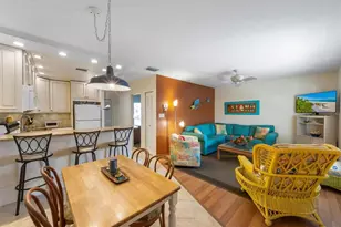 117 7th St N, Bradenton Beach, FL 34217 - Photo 2