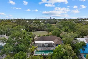 704 Tropical Cir, Sarasota, FL 34242 - Photo 2