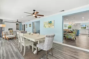 704 Tropical Cir, Sarasota, FL 34242 - Photo 18