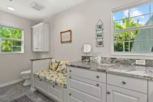 704 Tropical Cir, Sarasota, FL 34242 - Photo 30