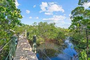 704 Tropical Cir, Sarasota, FL 34242 - Photo 38