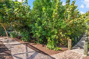 704 Tropical Cir, Sarasota, FL 34242 - Photo 36