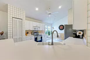 4916 Linsey Ct, Sarasota, FL 34243 - Photo 18