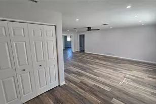 3317 Pine Valley Dr, Sarasota, FL 34239 - Photo 6