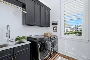 1686 North Dr, Sarasota, FL 34239 - Photo 46