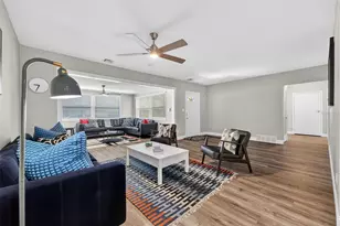 2806 Upper Tangelo Dr, Sarasota, FL 34239 - Photo 8