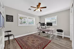 2806 Upper Tangelo Dr, Sarasota, FL 34239 - Photo 18