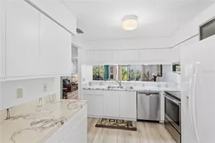 5406 11th St Cir E, Bradenton, FL 34203 - Photo 8