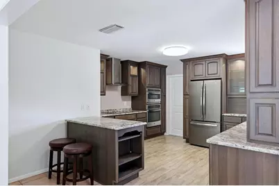 6538 Bluewater Avenue, Sarasota, FL 34231 - Photo 10