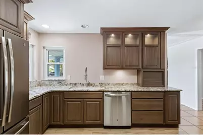 6538 Bluewater Avenue, Sarasota, FL 34231 - Photo 12